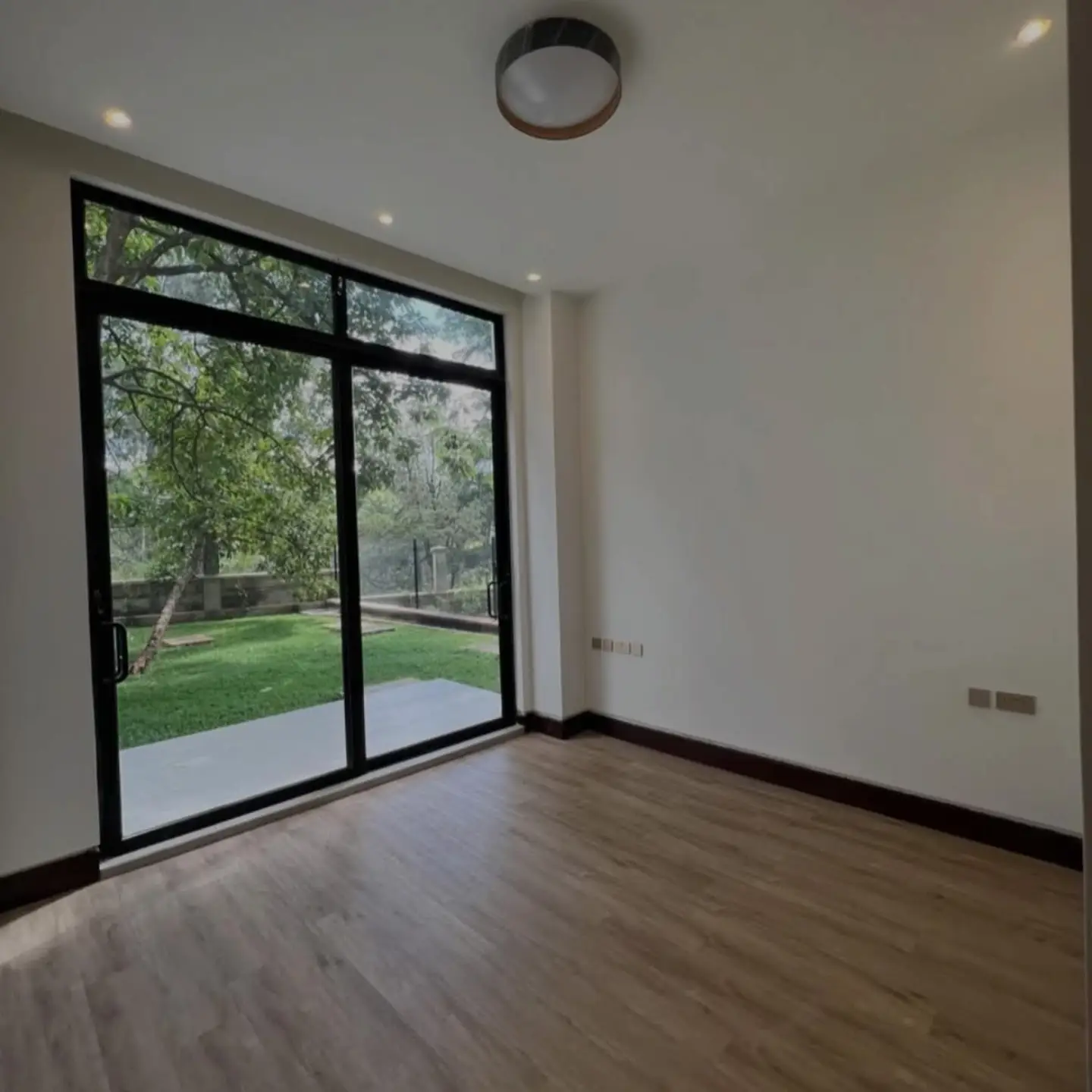 5 Bedroom Townhouse + 2 DSQ for Sale thumbnail 8