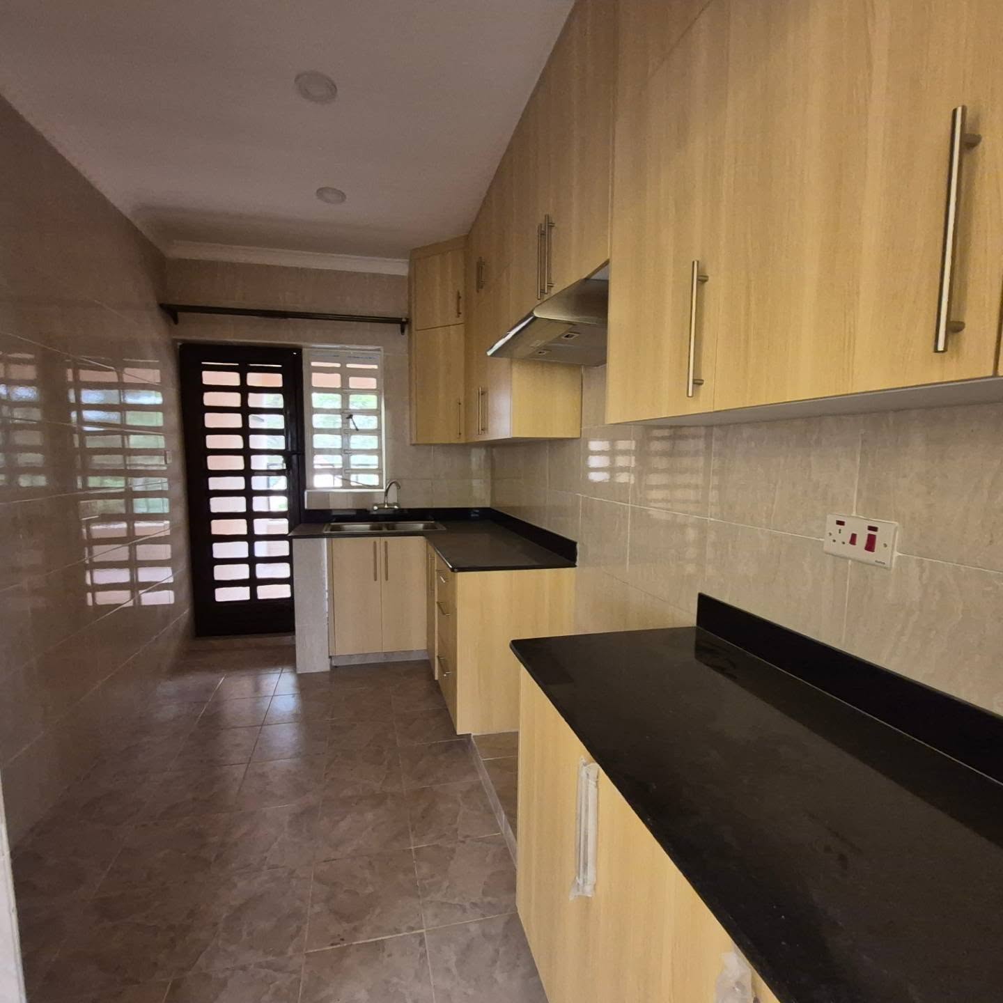 3 Bedroom Apartment For Rent in Ridgeways,Nairobi thumbnail 2