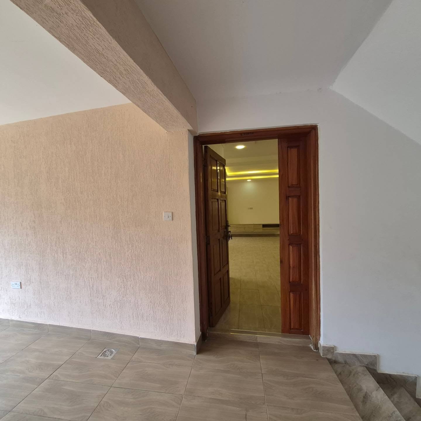 3 Bedroom Apartment For Rent in Ridgeways,Nairobi thumbnail 6