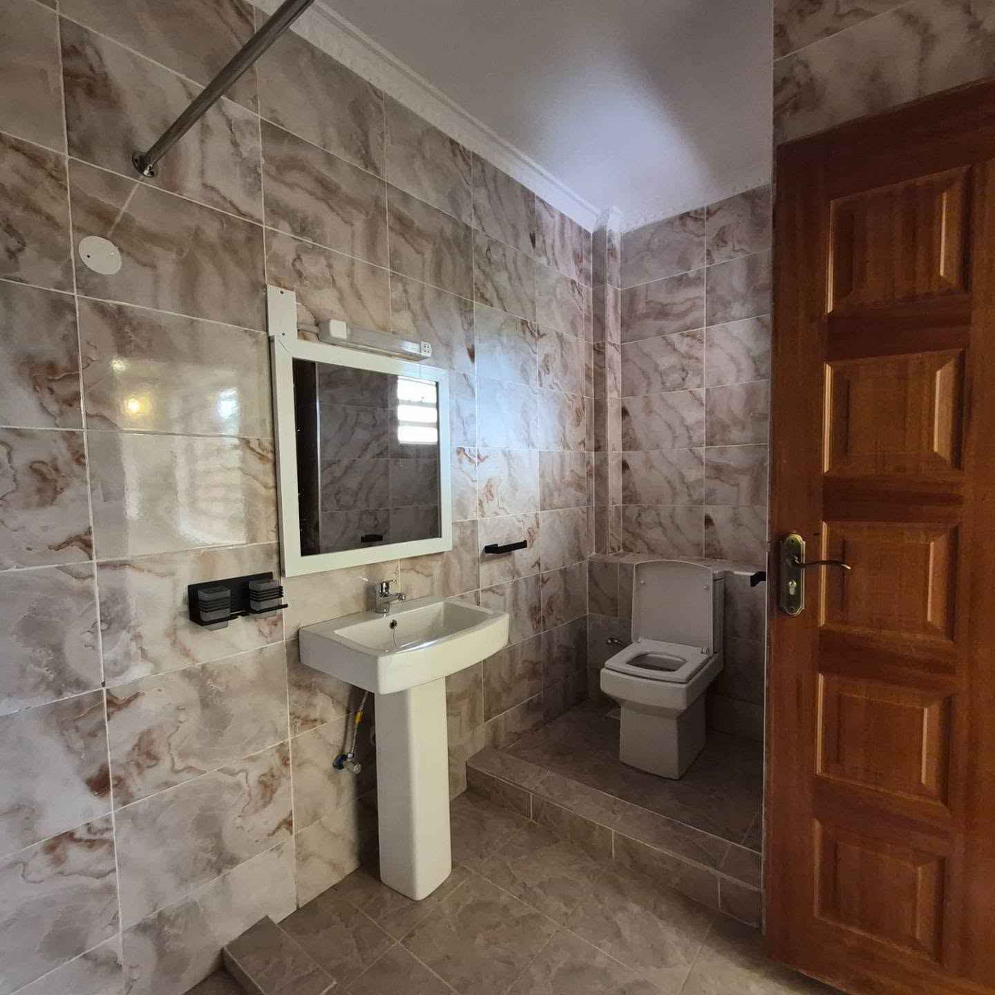 3 Bedroom Apartment For Rent in Ridgeways,Nairobi thumbnail 7