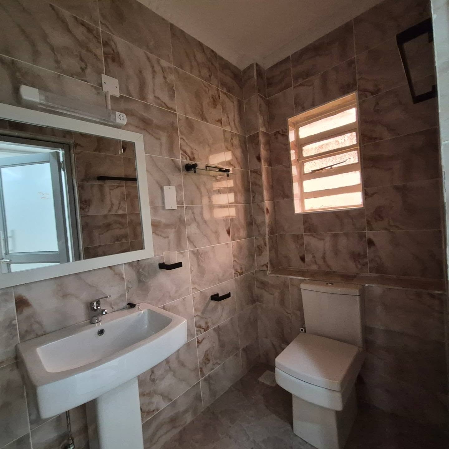 3 Bedroom Apartment For Rent in Ridgeways,Nairobi thumbnail 9