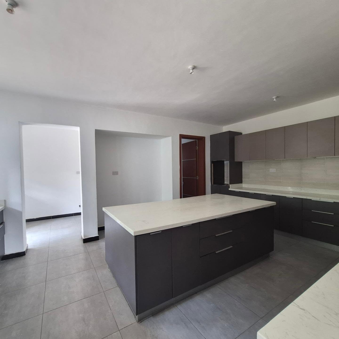 5-bedroom all-en-suite mansion for sale in Karen thumbnail 6
