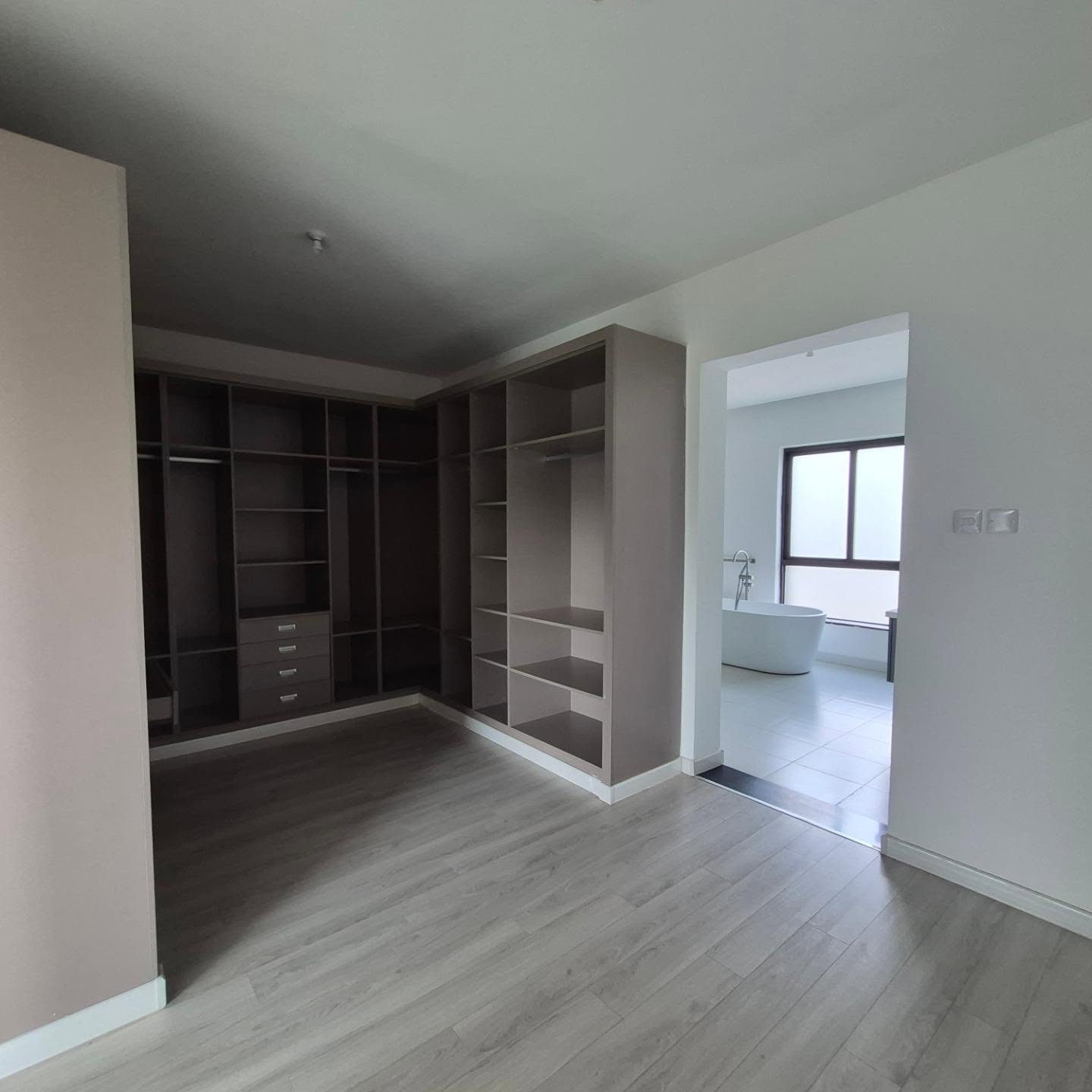 5-bedroom all-en-suite mansion for sale in Karen thumbnail 9