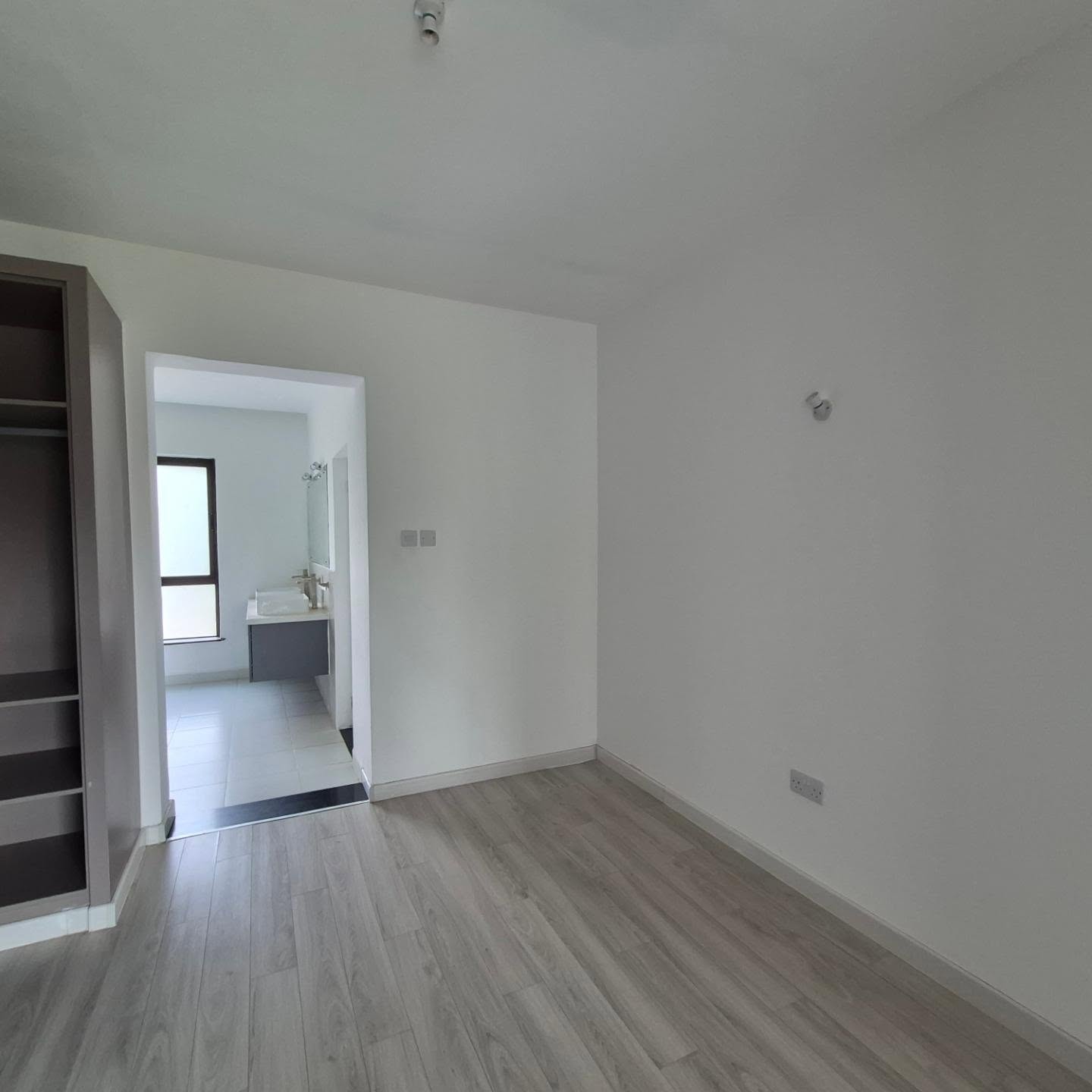 5-bedroom all-en-suite mansion for sale in Karen thumbnail 10