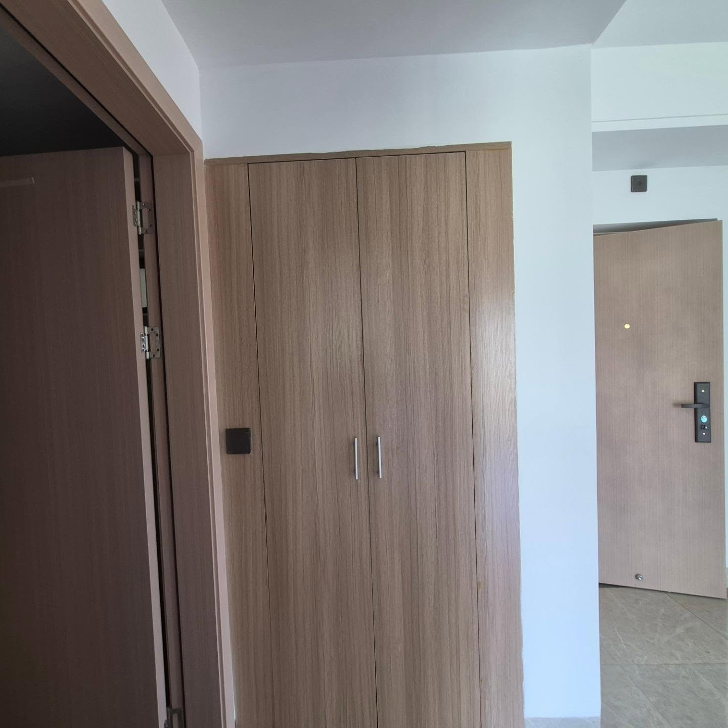 Modern 2 Bedroom Apartment To Let thumbnail 5