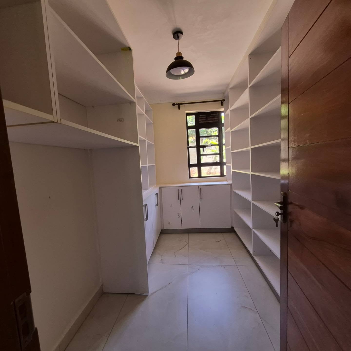 6 Bedroom House For Rent In Nairobi thumbnail 5