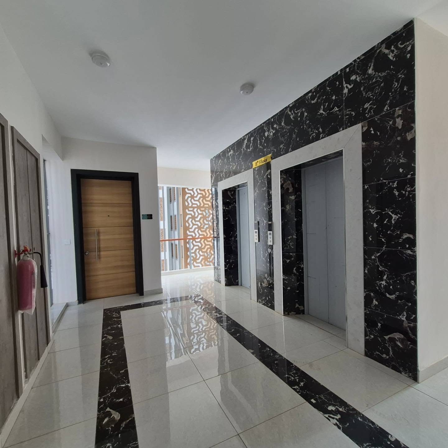 Spacious 2 & 3 bedroom plus dsq Apartments for rent thumbnail 2