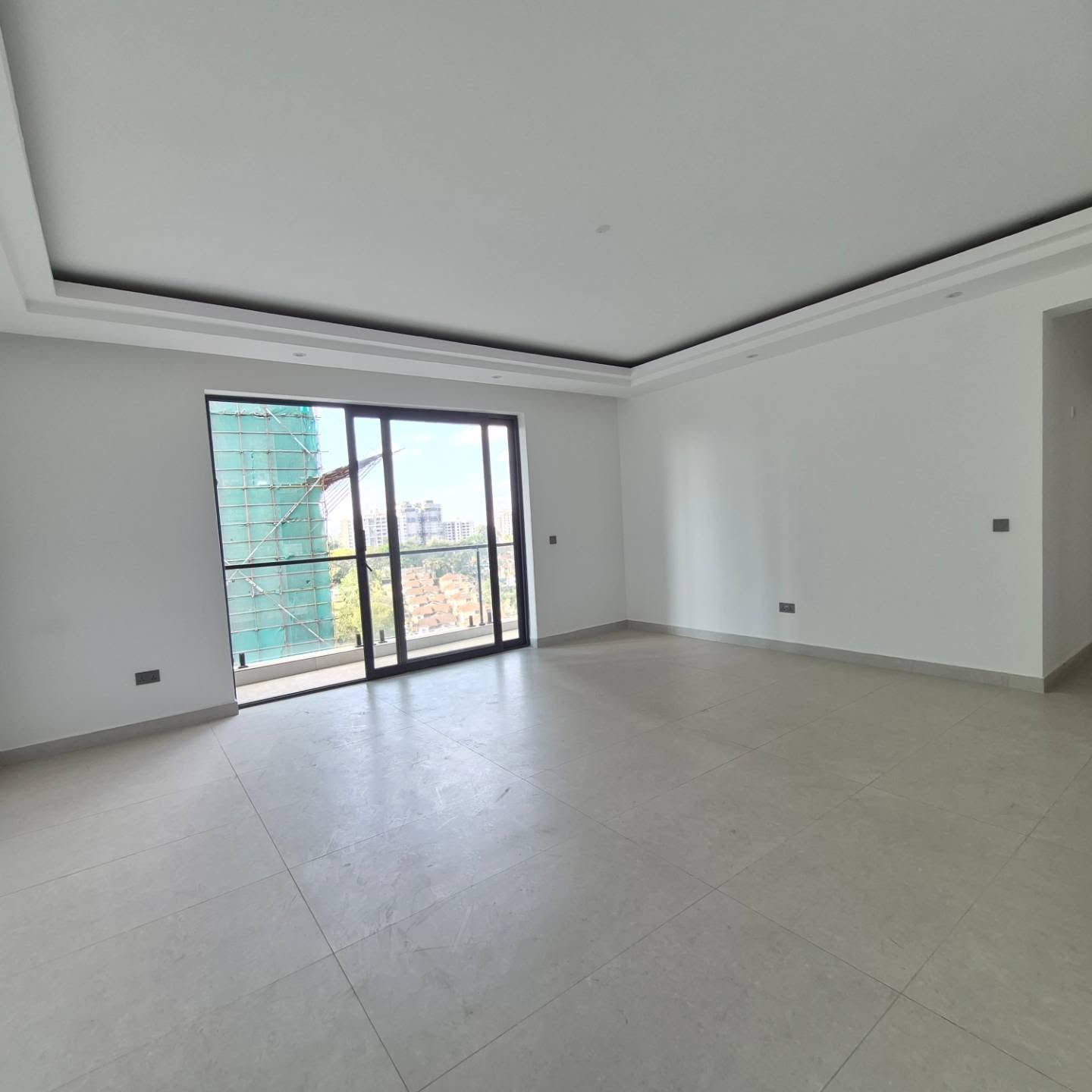 Spacious 2 & 3 bedroom plus dsq Apartments for rent thumbnail 3