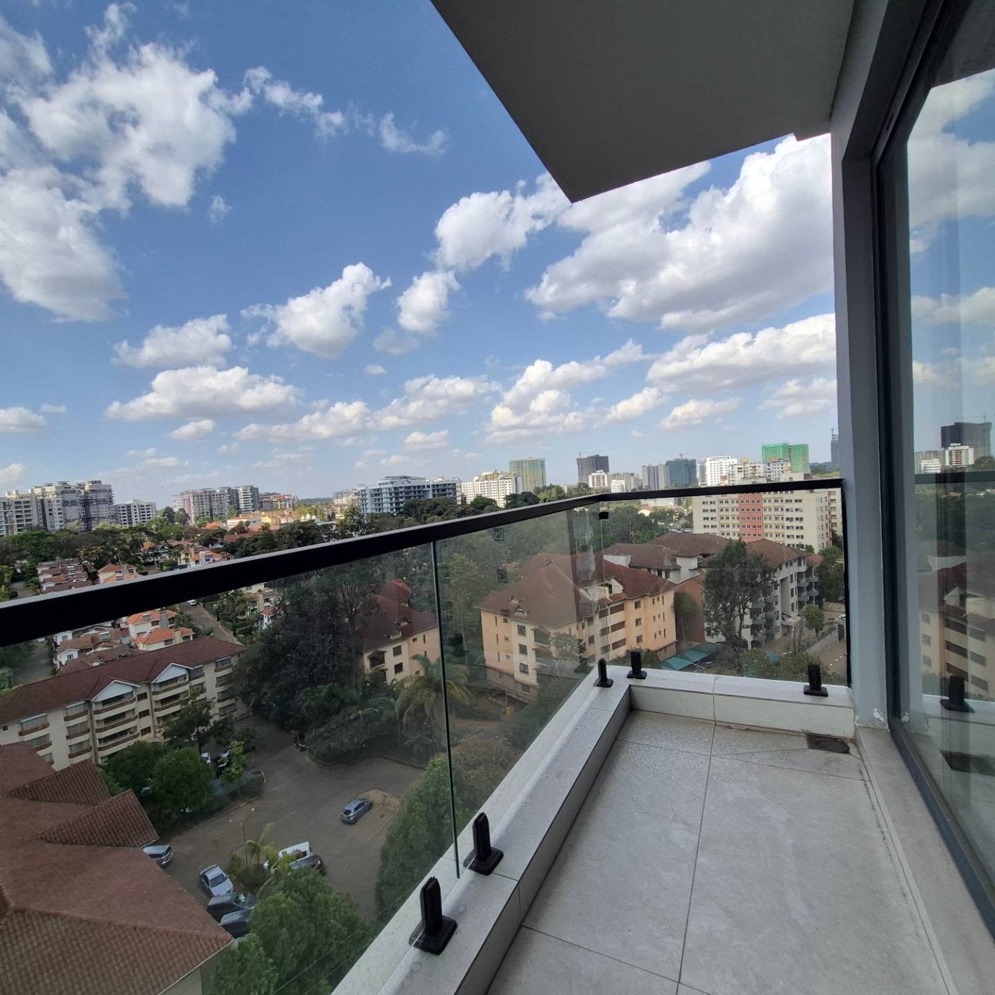 Spacious 2 & 3 bedroom plus dsq Apartments for rent thumbnail 6