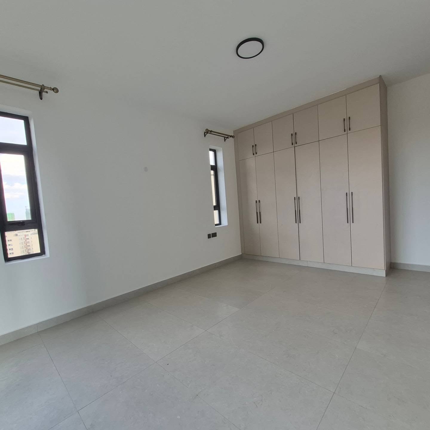 Spacious 2 & 3 bedroom plus dsq Apartments for rent thumbnail 8