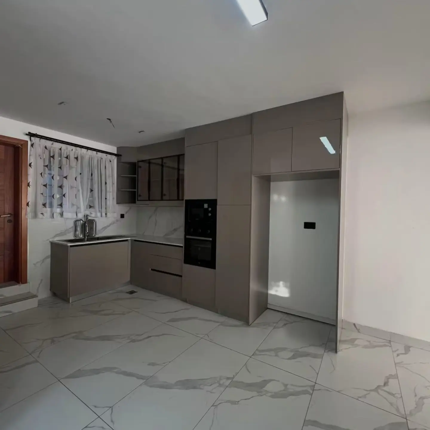 4, 5 & 6 Bedroom with Dsq Maisonettes for Sale thumbnail 14