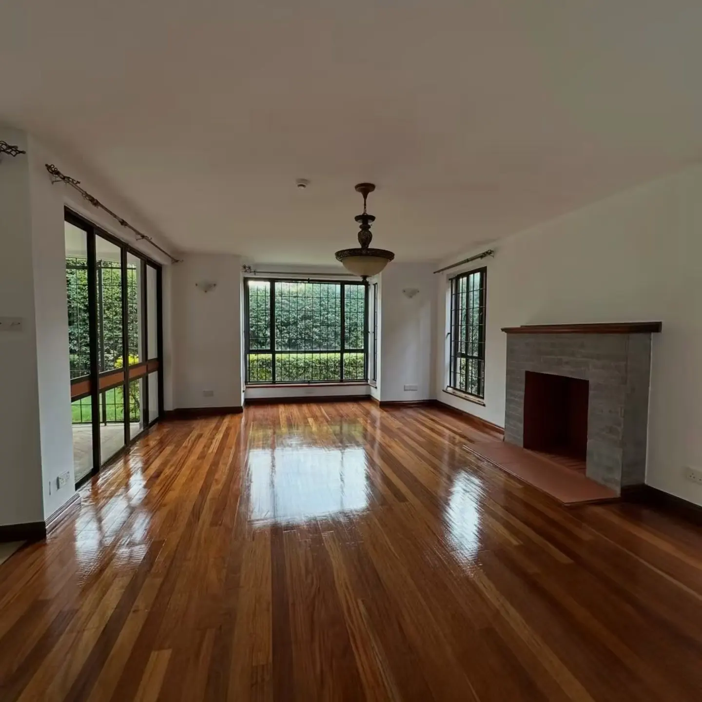 4 BEDROOM TOWNHOUSE FOR RENT thumbnail 3