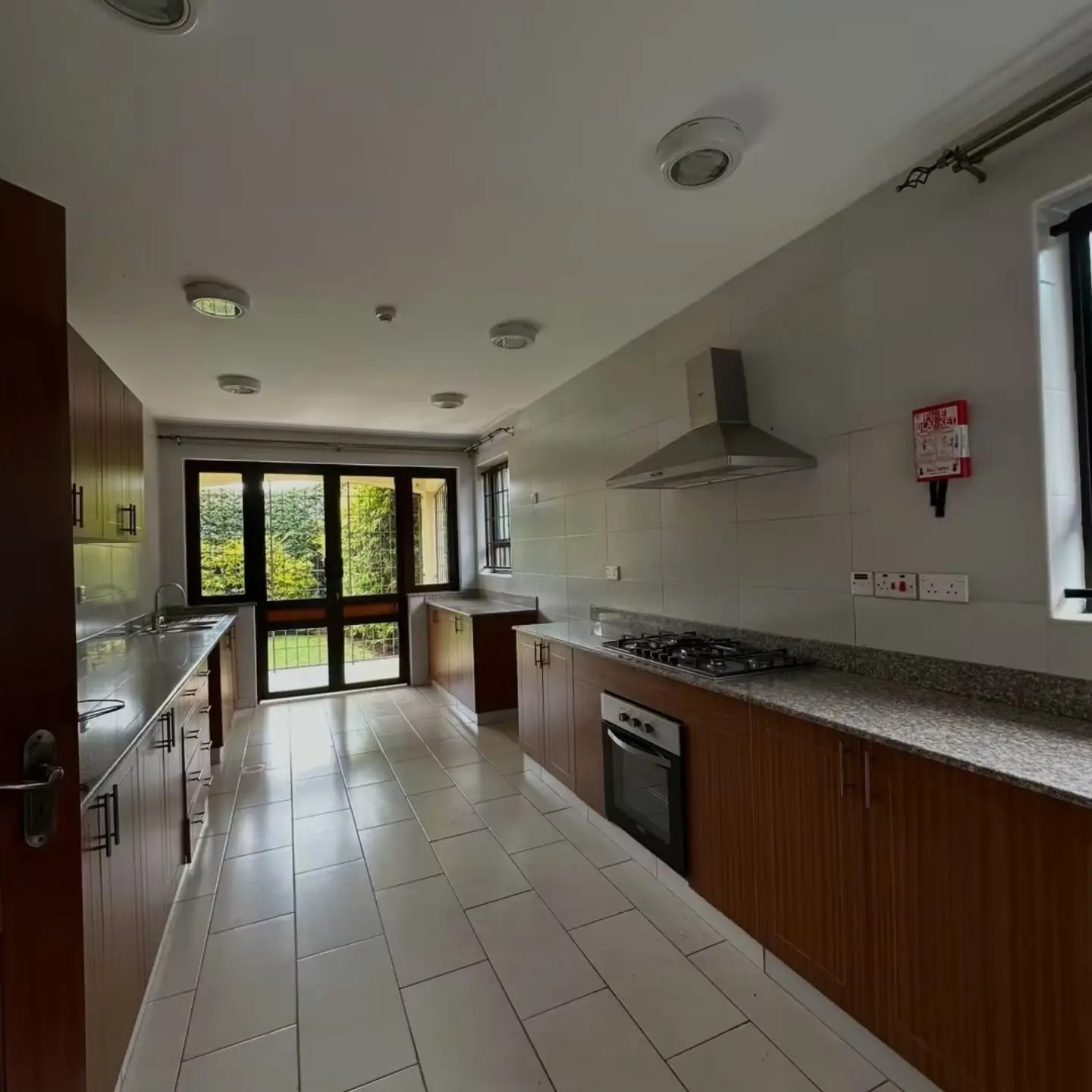 4 BEDROOM TOWNHOUSE FOR RENT thumbnail 4