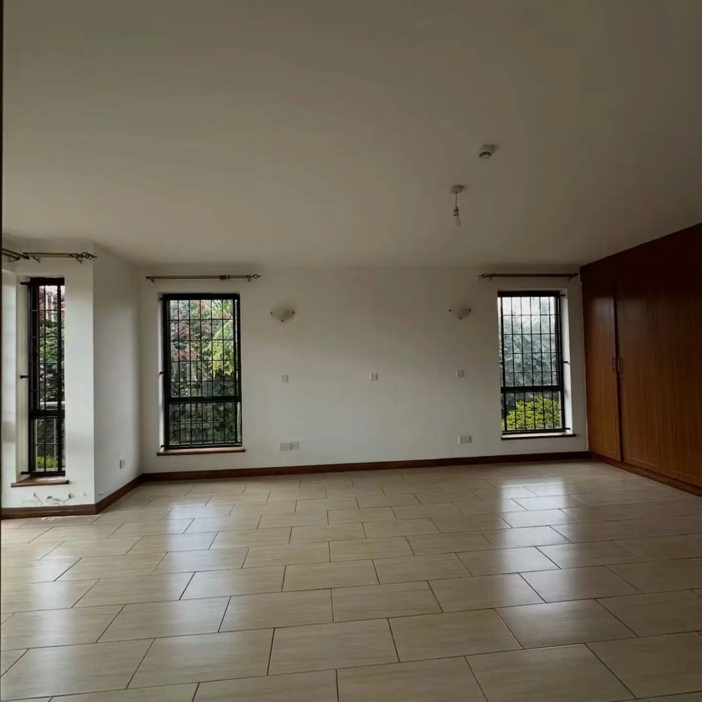 4 BEDROOM TOWNHOUSE FOR RENT thumbnail 5