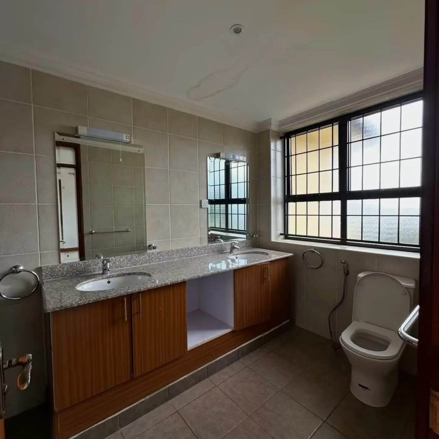 4 BEDROOM TOWNHOUSE FOR RENT thumbnail 10