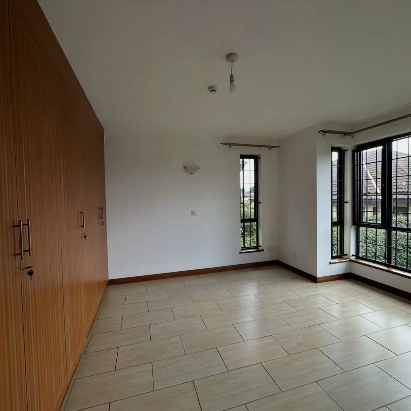 4 BEDROOM TOWNHOUSE FOR RENT thumbnail 11