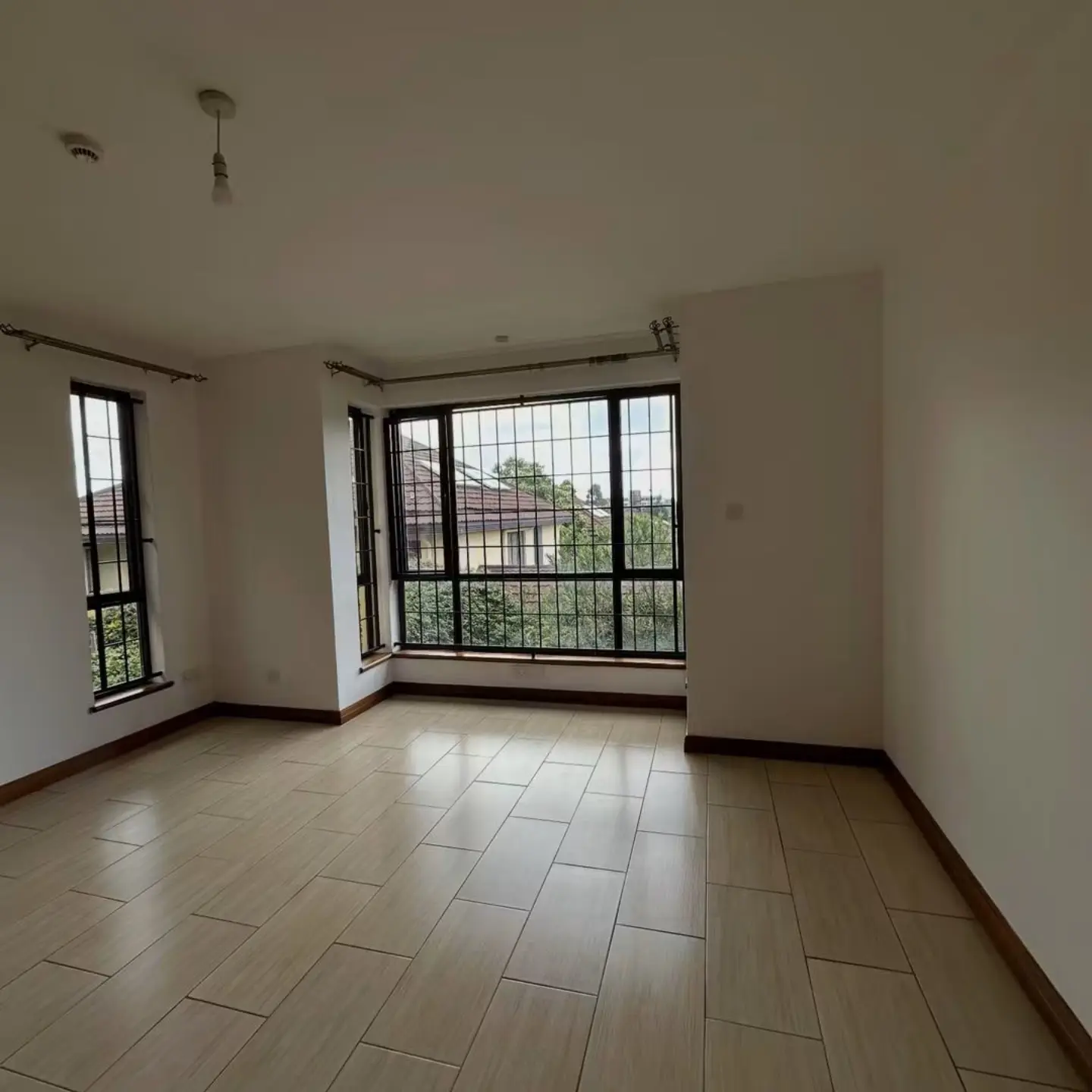 4 BEDROOM TOWNHOUSE FOR RENT thumbnail 14