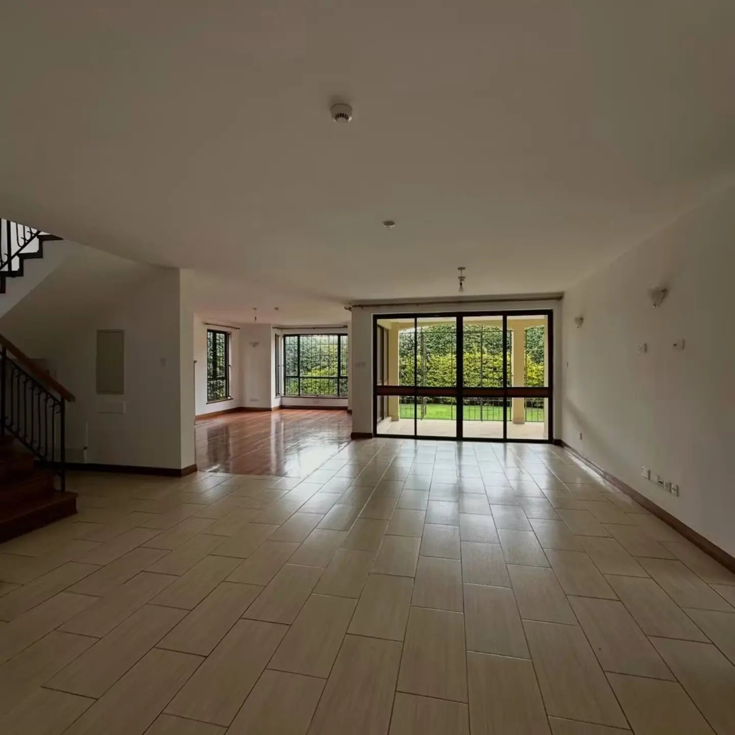 4 BEDROOM TOWNHOUSE FOR RENT thumbnail 17