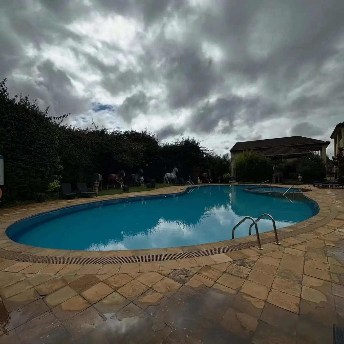 4 BEDROOM TOWNHOUSE FOR RENT thumbnail 19