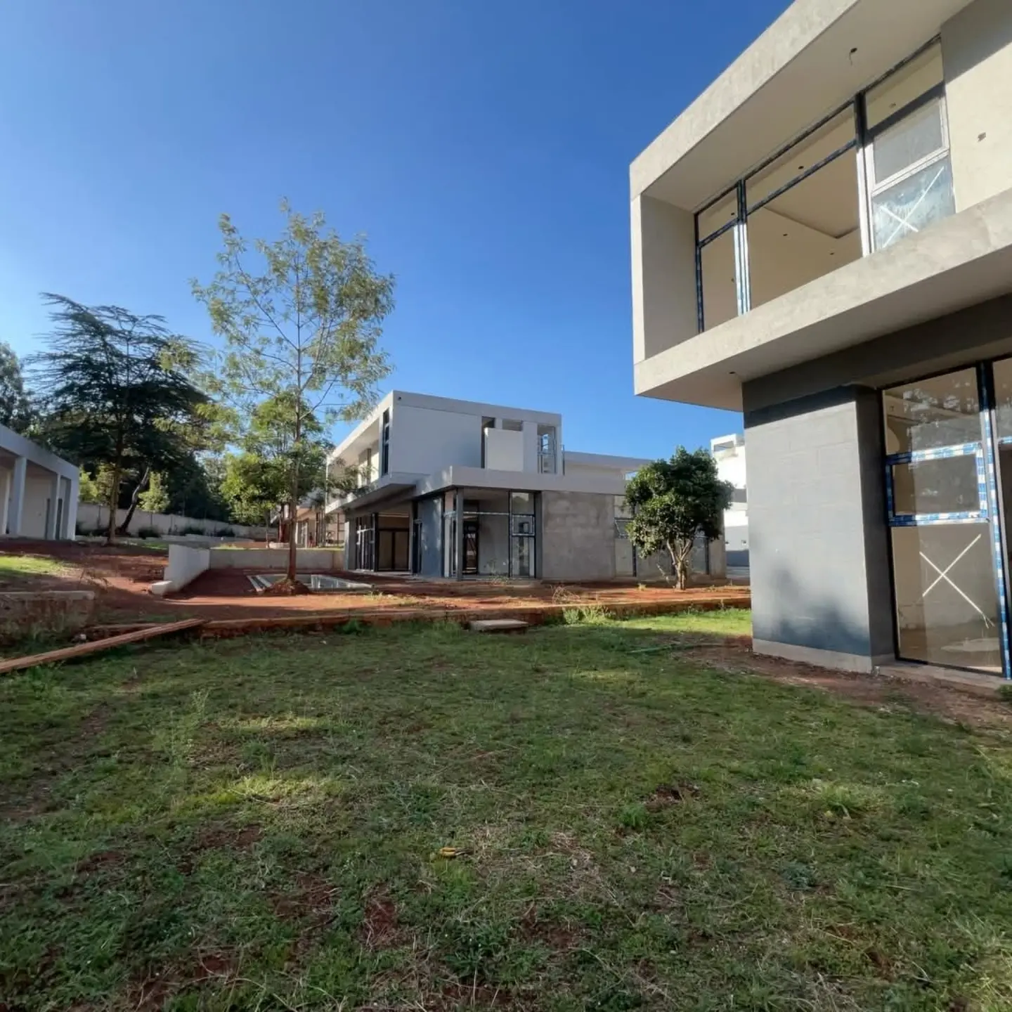 5 Bedroom Villas for Sale thumbnail 2