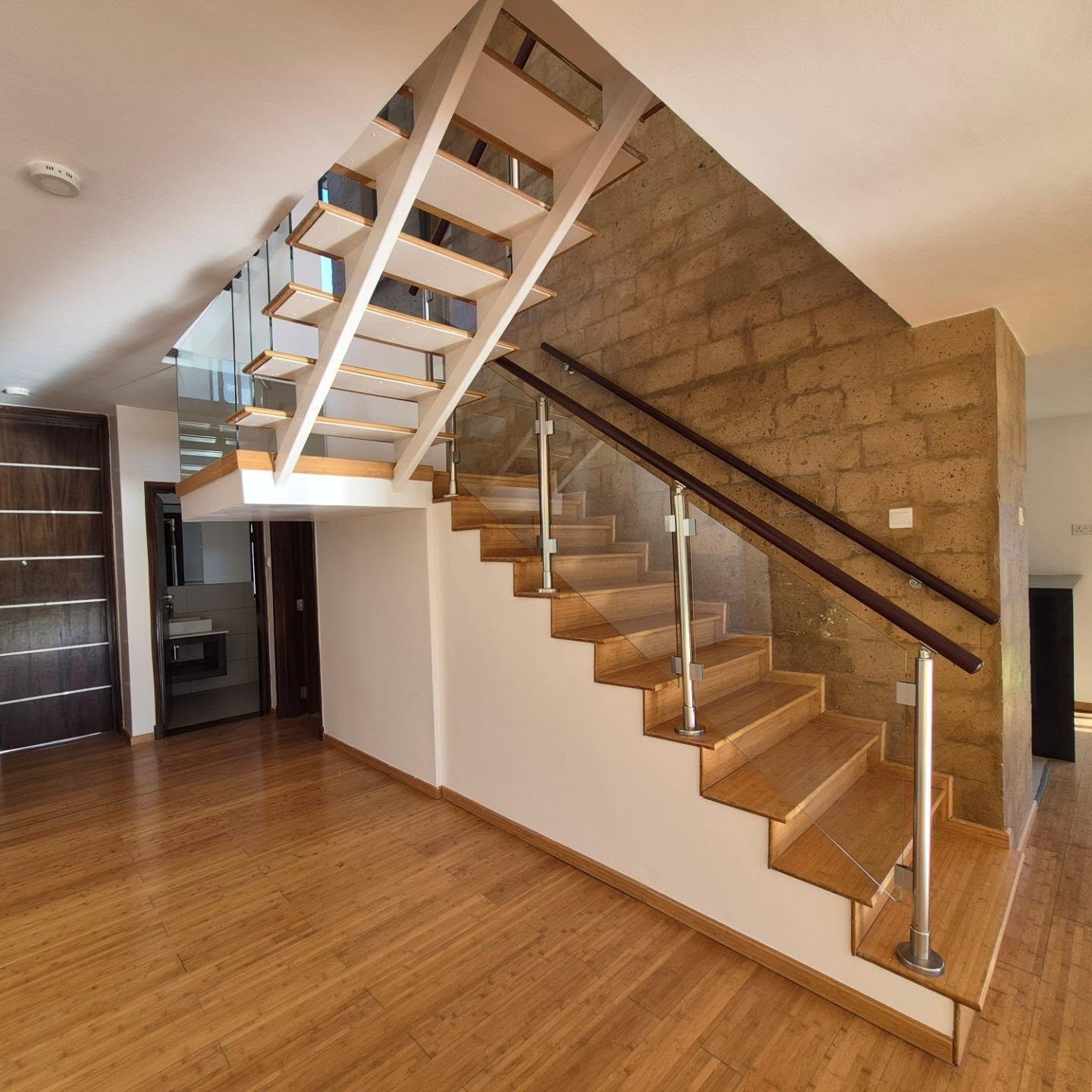 4 Bedroom House with DSQ for Sale thumbnail 7