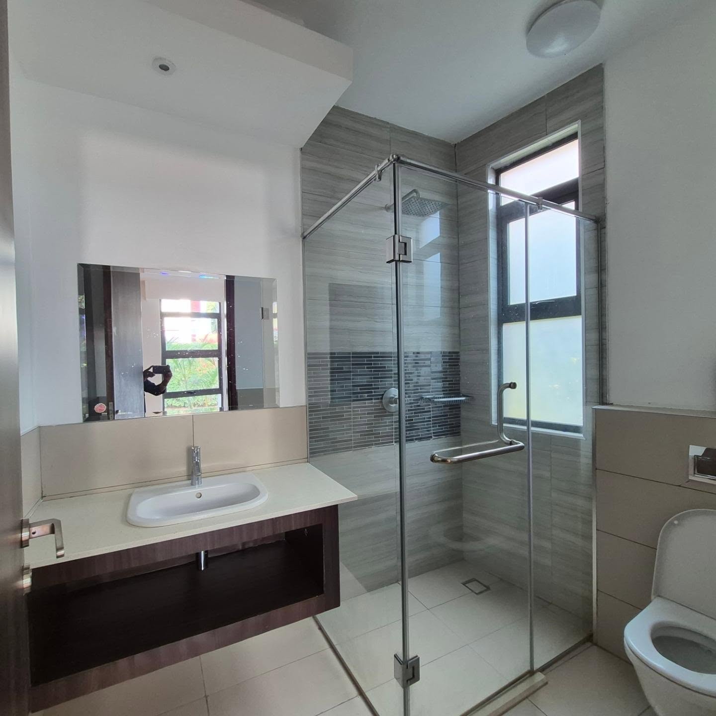 4 Bedroom House with DSQ for Sale thumbnail 10