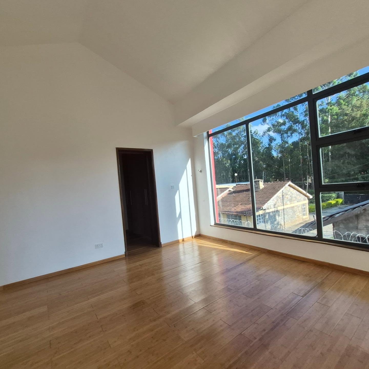 4 Bedroom House with DSQ for Sale thumbnail 12