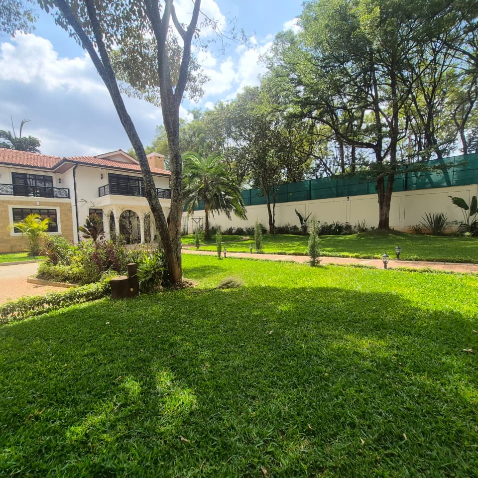 6-BEDROOM LUXURY HOUSE FOR SALE IN RUNDA thumbnail 2