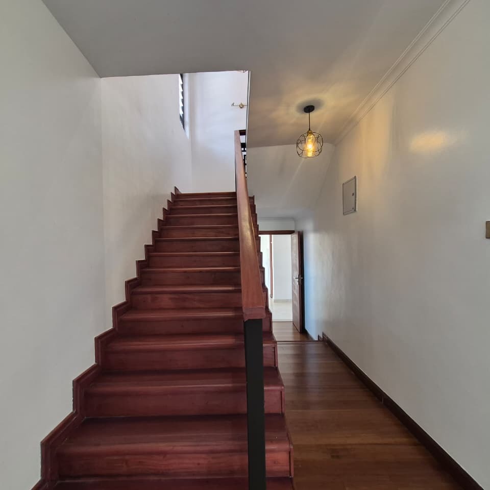 6-BEDROOM LUXURY HOUSE FOR SALE IN RUNDA thumbnail 4