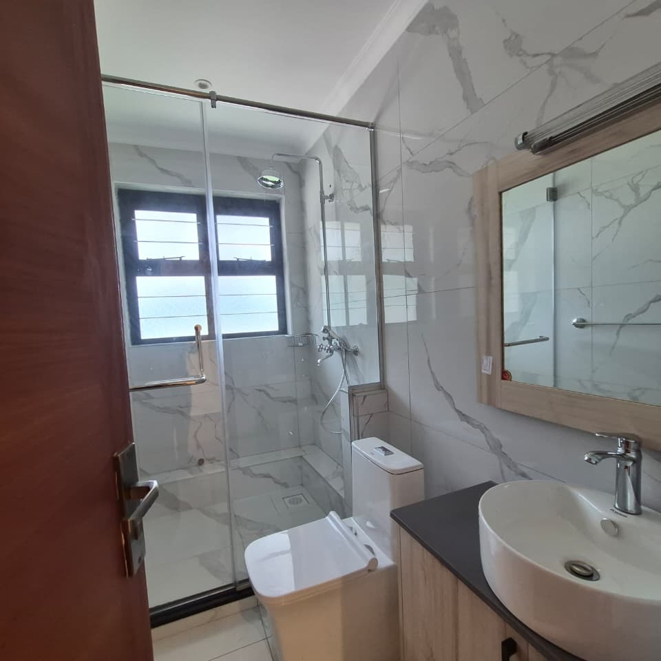 6-BEDROOM LUXURY HOUSE FOR SALE IN RUNDA thumbnail 6