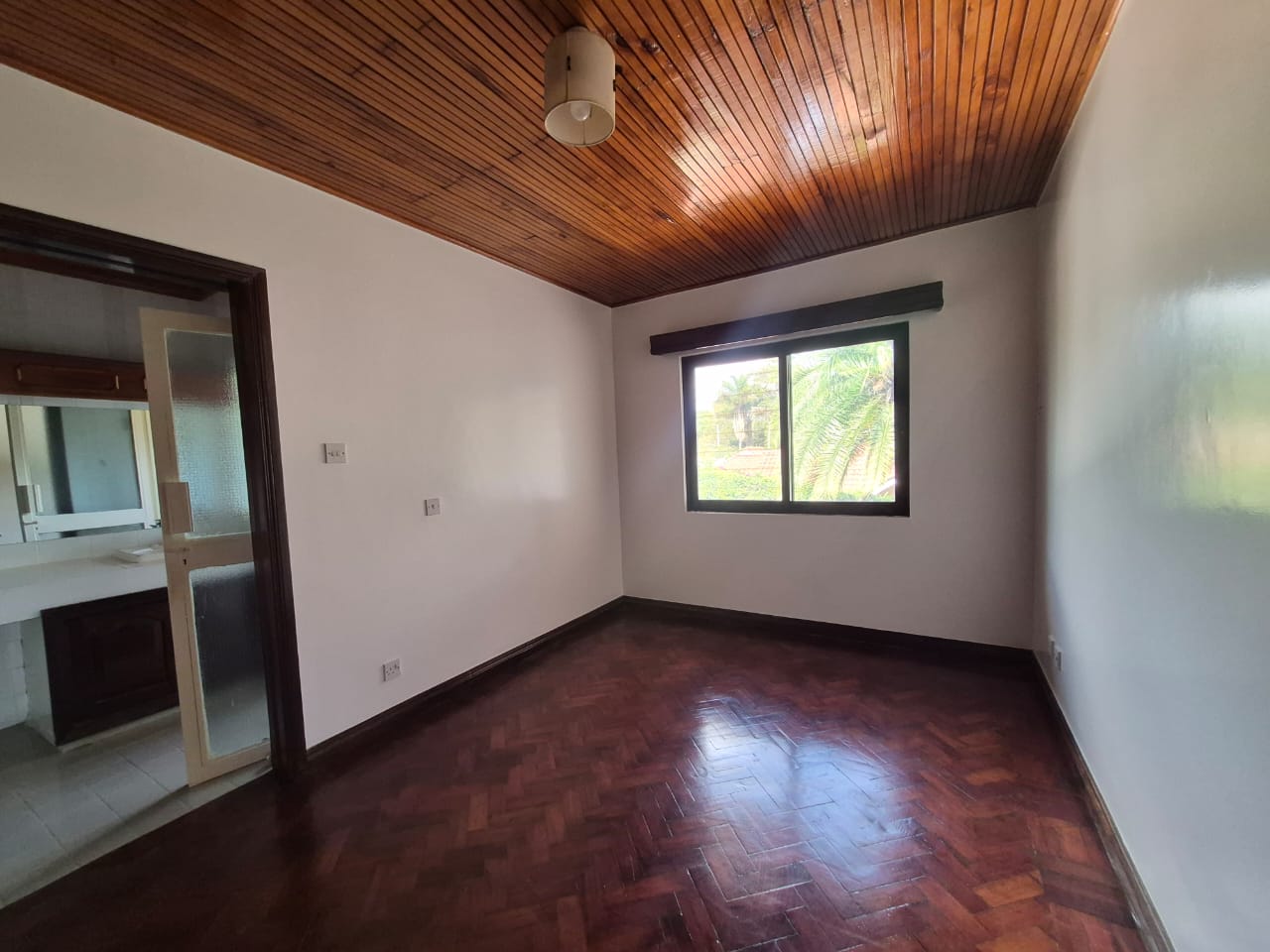 5 Bedroom House plus Dsq For Rent In Runda thumbnail 8