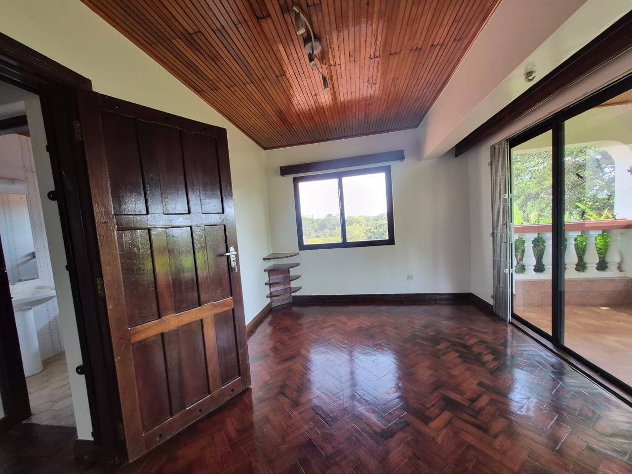 5 Bedroom House plus Dsq For Rent In Runda thumbnail 15