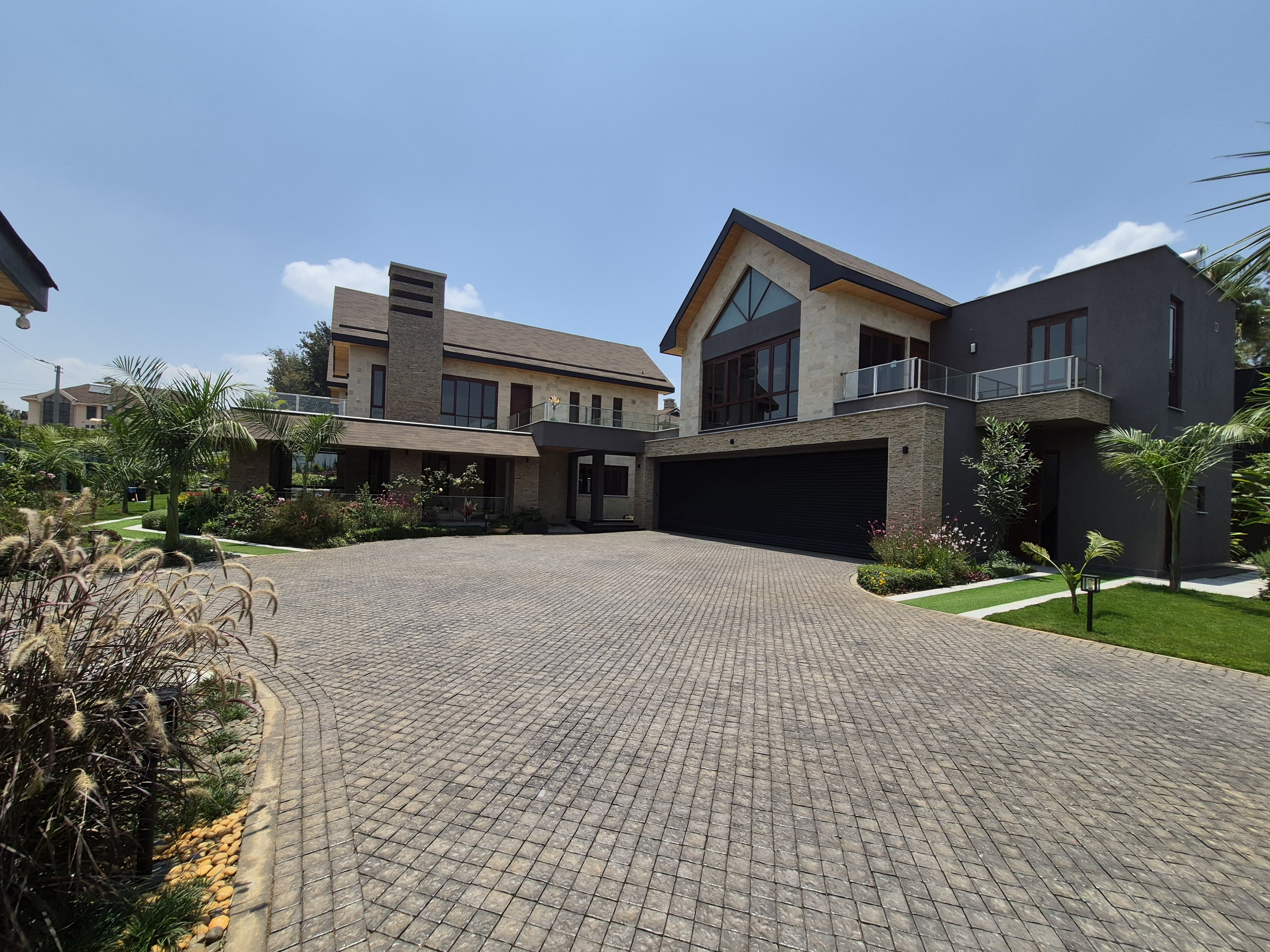 Elegantly Designed 4-Bedroom House for Sale thumbnail 3
