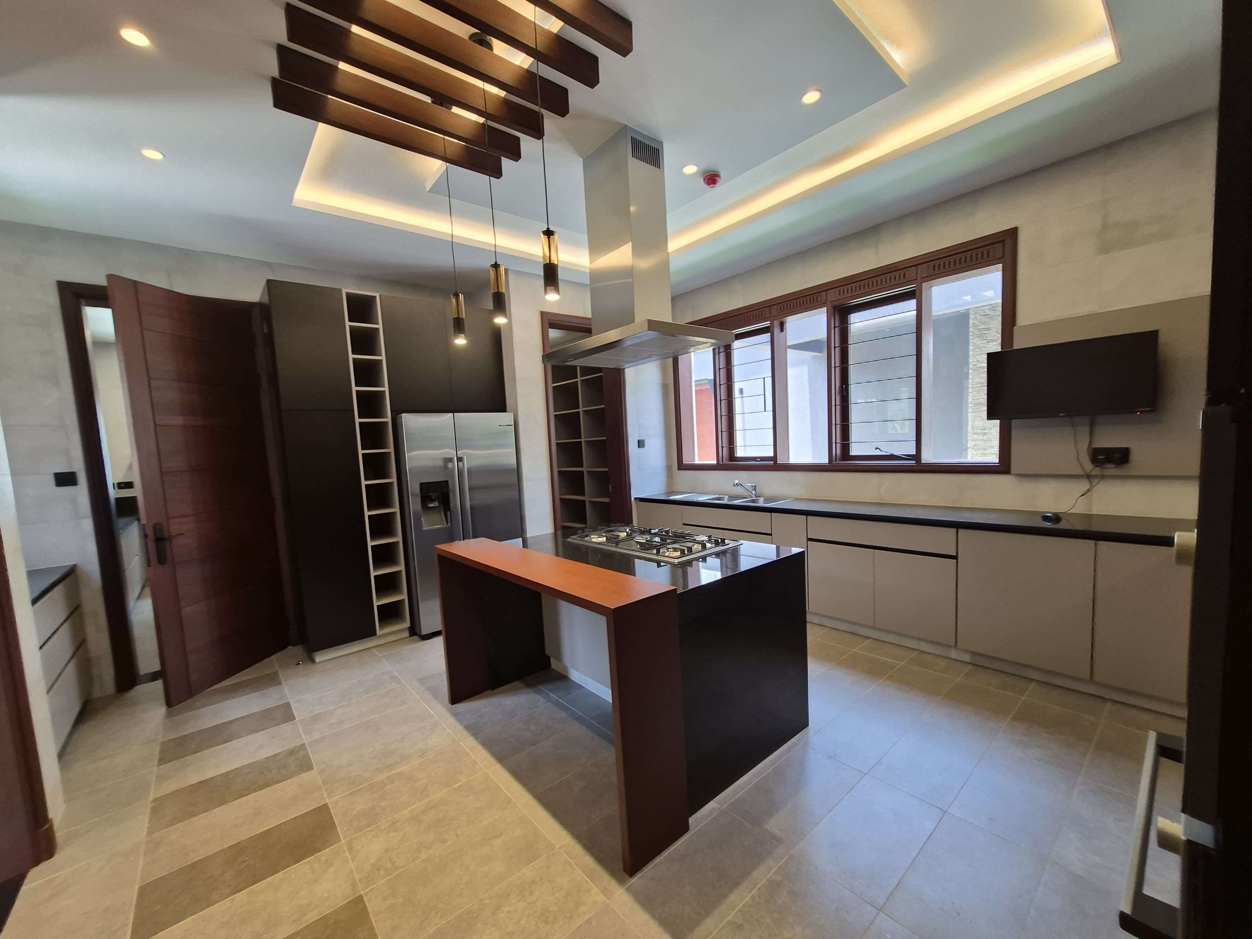 Elegantly Designed 4-Bedroom House for Sale thumbnail 9