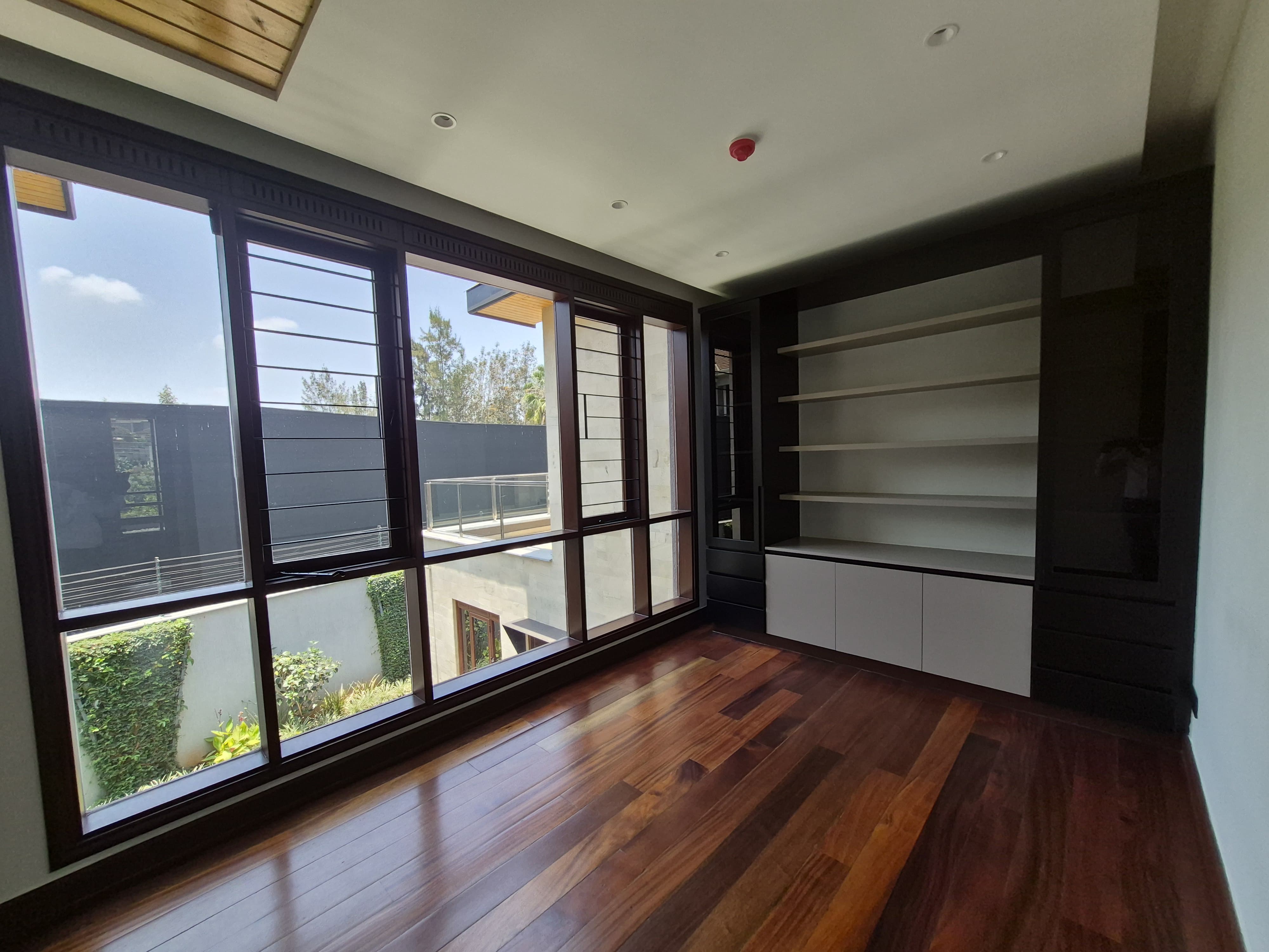 Elegantly Designed 4-Bedroom House for Sale thumbnail 12
