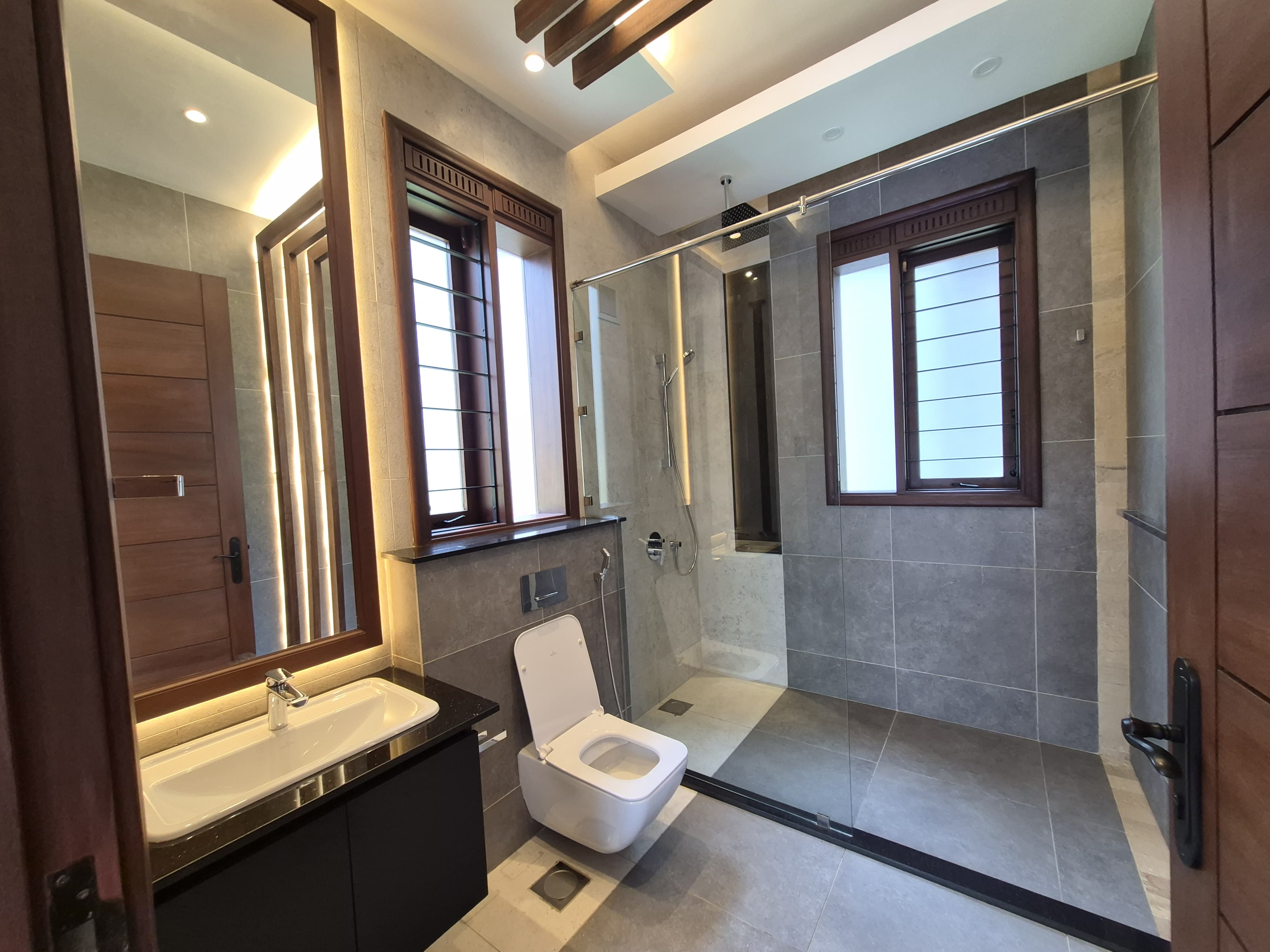 Elegantly Designed 4-Bedroom House for Sale thumbnail 16