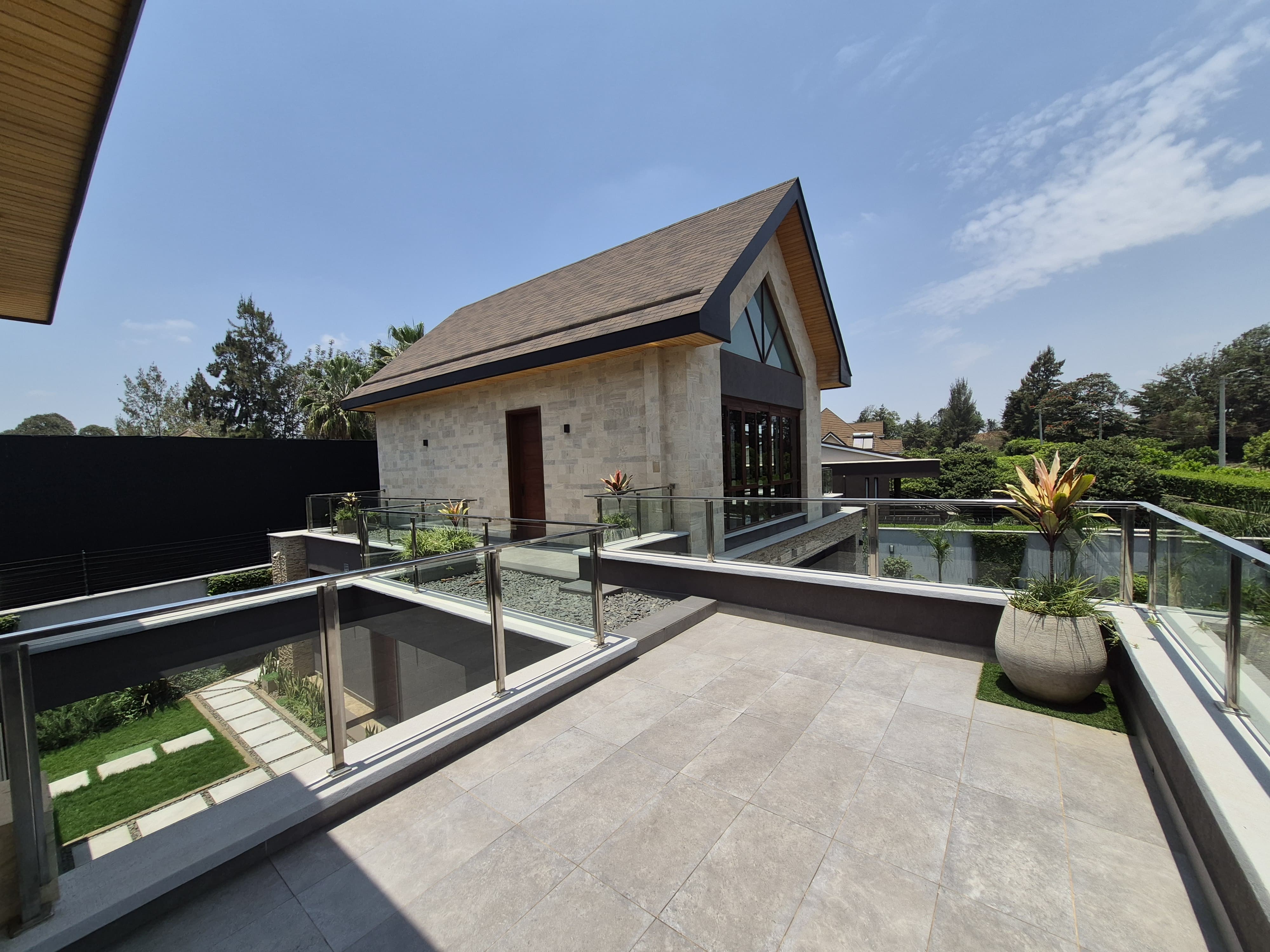 Elegantly Designed 4-Bedroom House for Sale thumbnail 18