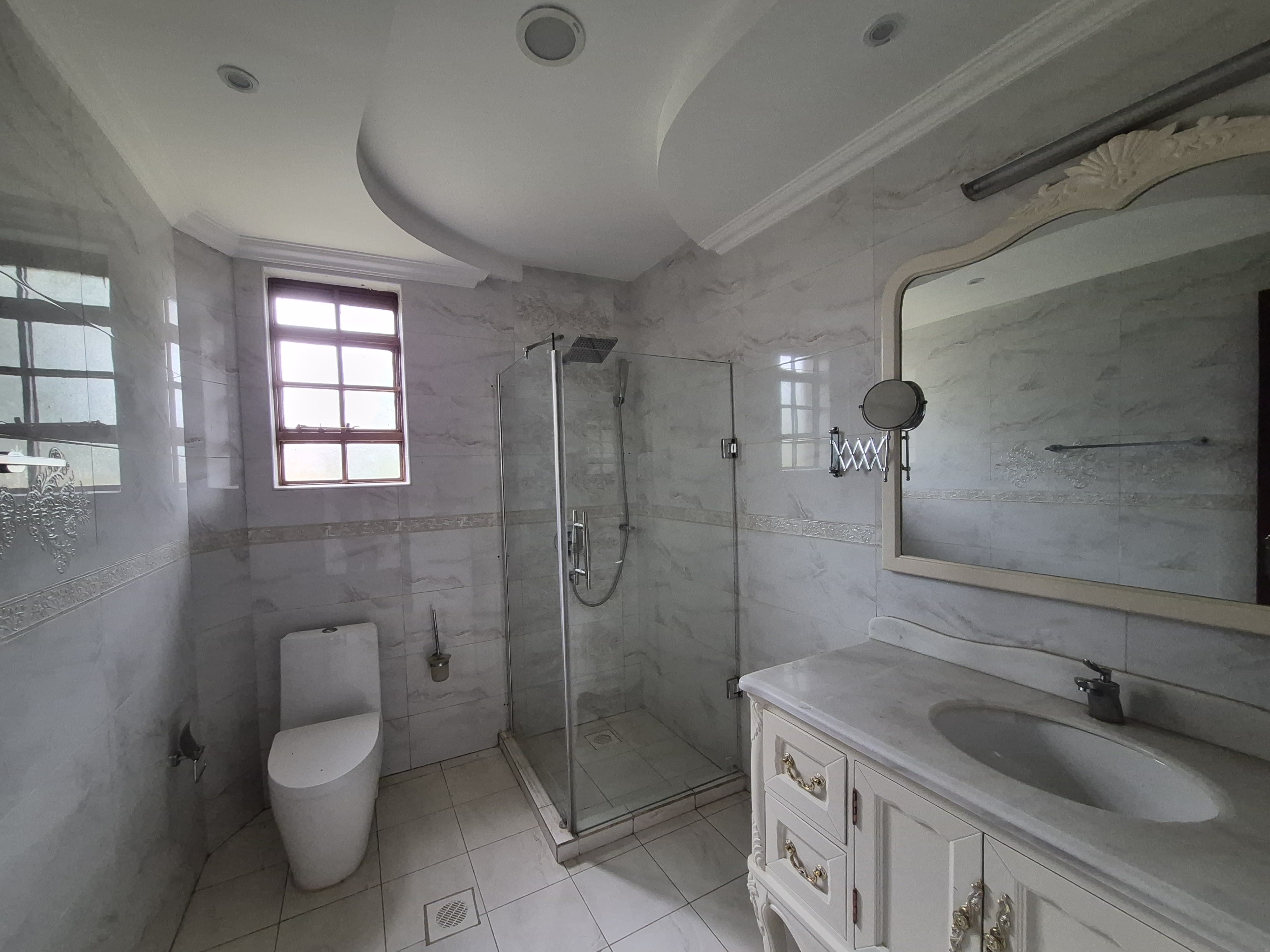 Executive 5 bedroom all En-suite House in Runda thumbnail 14