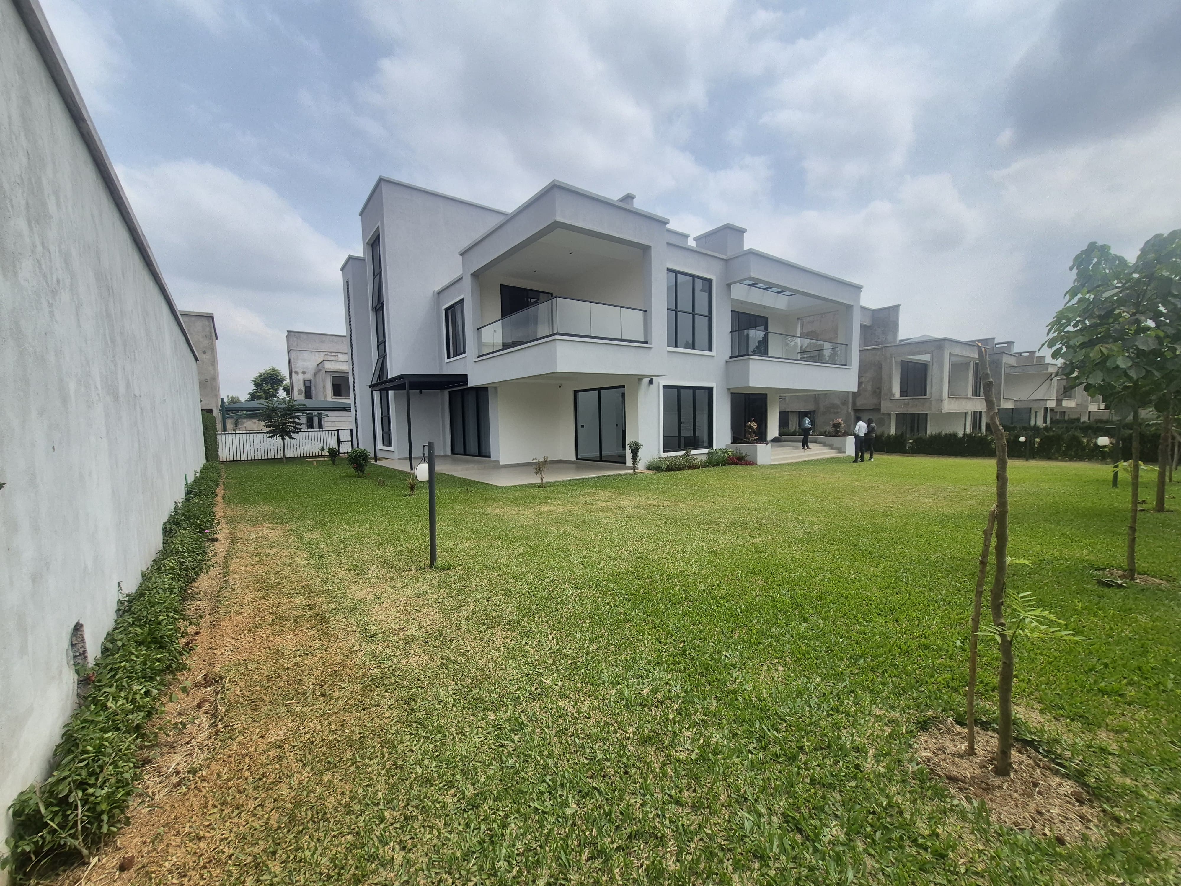 5 Bedroom Villas For Sale In Runda thumbnail 2