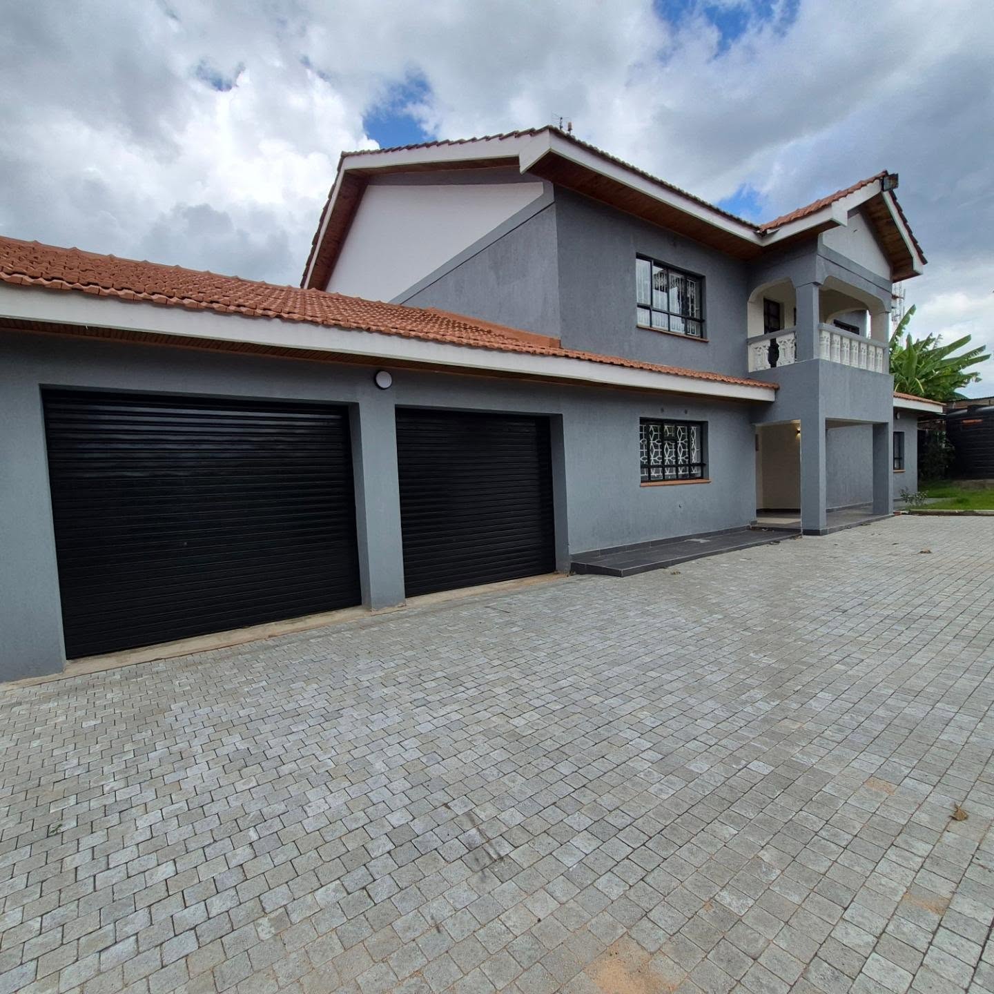 5 Bedroom House For Sale thumbnail 3