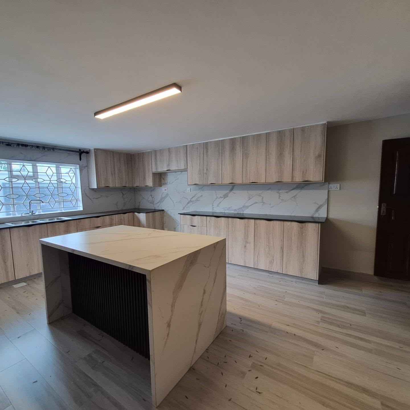 5 Bedroom House For Sale thumbnail 4