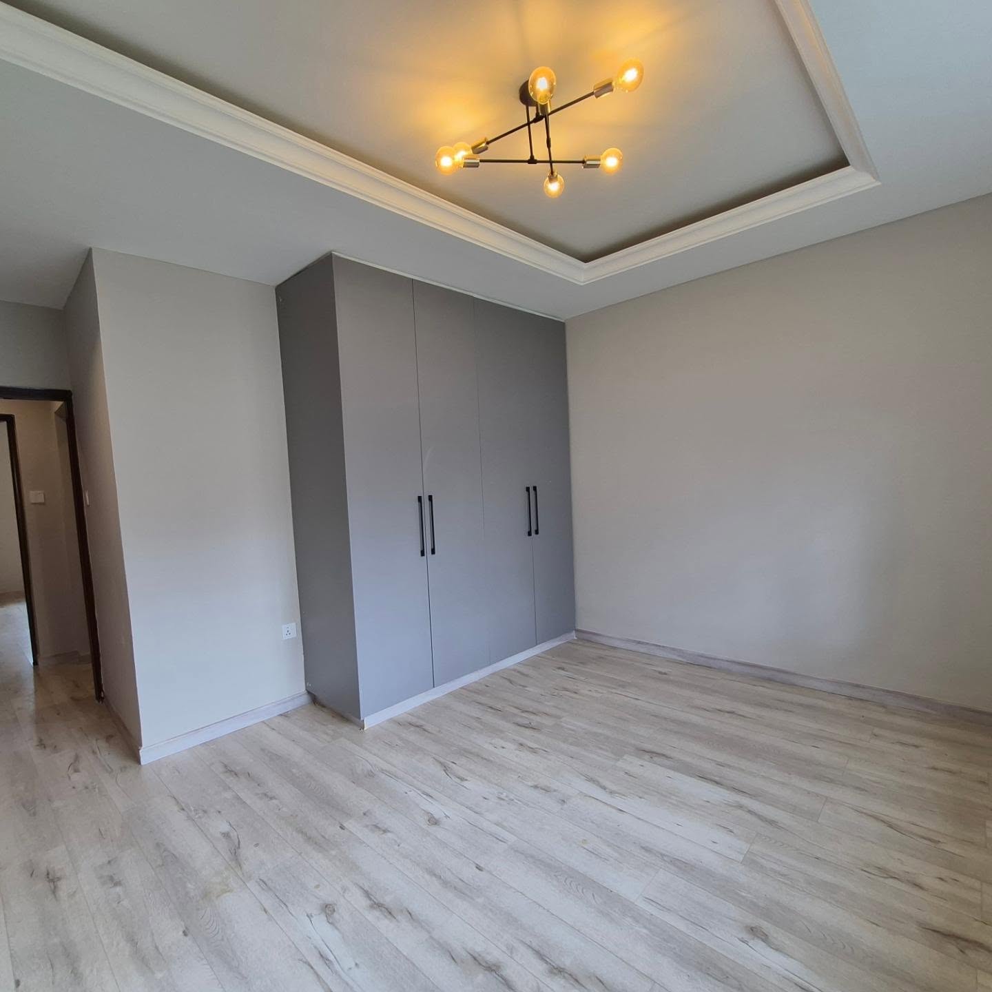5 Bedroom House For Sale thumbnail 12