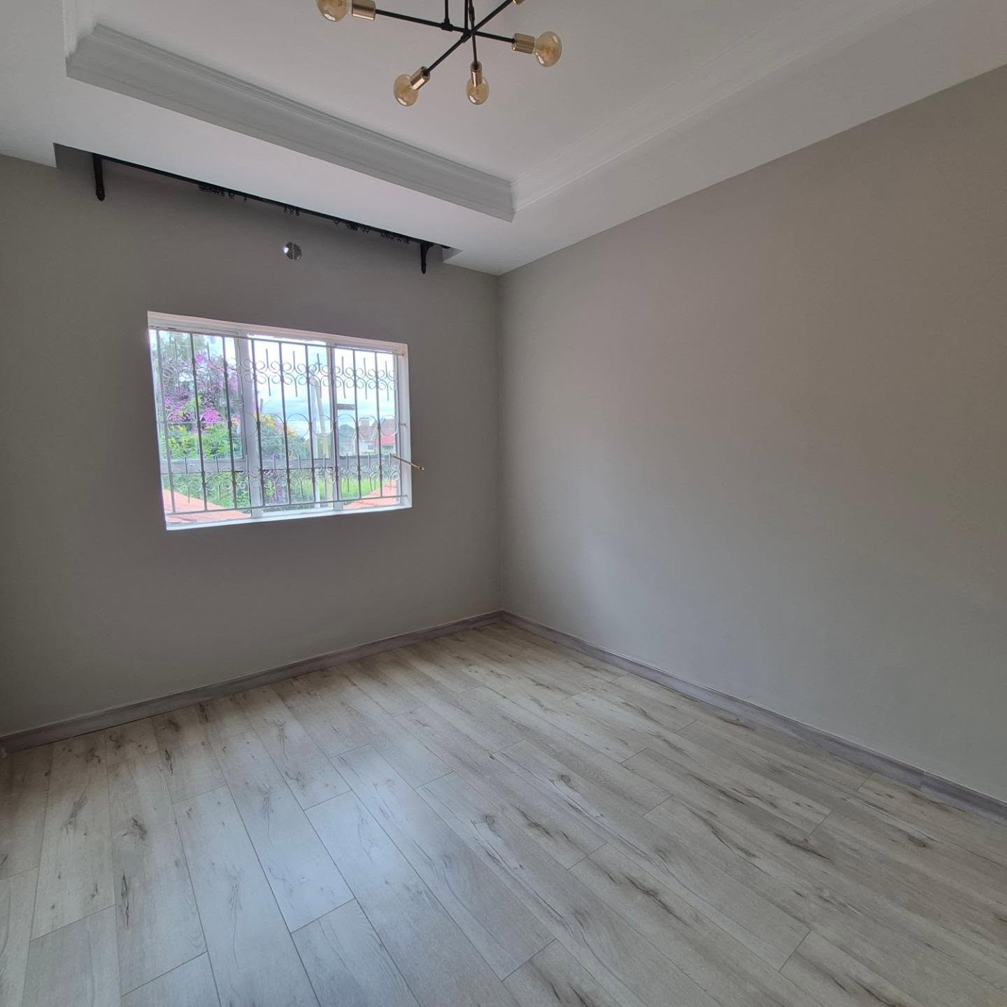 5 Bedroom House For Sale thumbnail 15