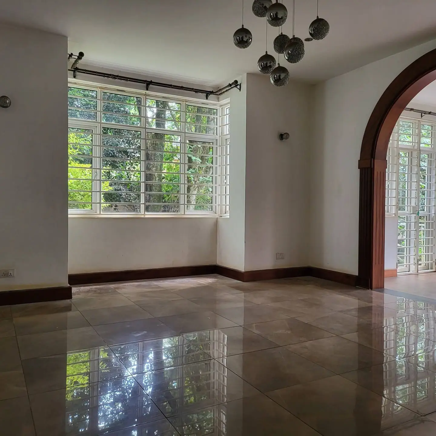 5 Bedroom Townhouse To Let in Nairobi thumbnail 3