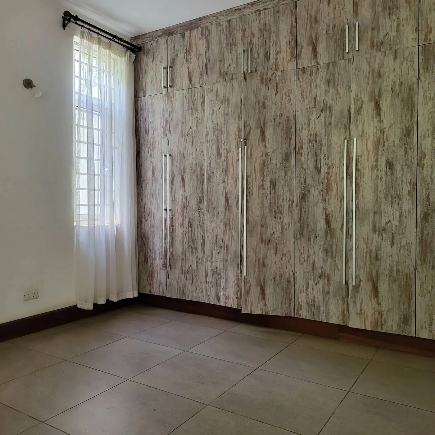 5 Bedroom Townhouse To Let in Nairobi thumbnail 5
