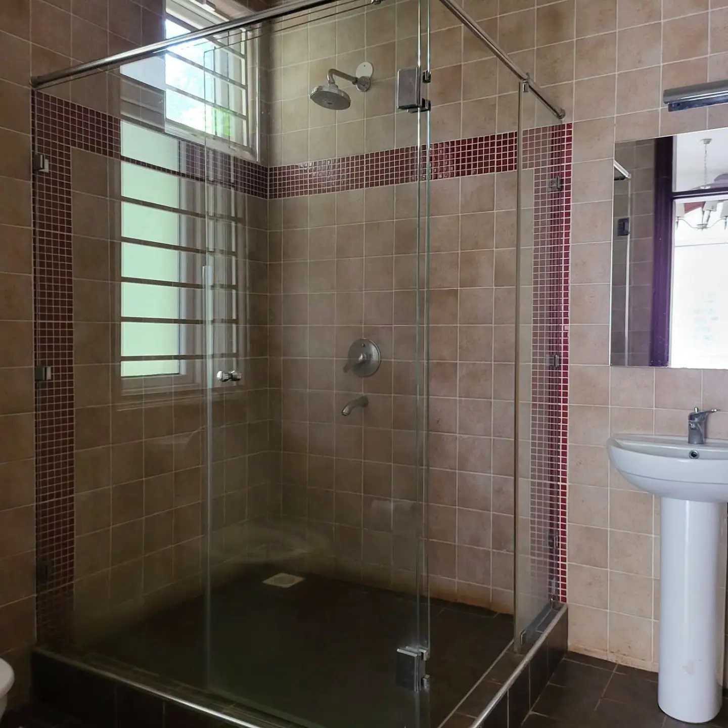 5 Bedroom Townhouse To Let in Nairobi thumbnail 6