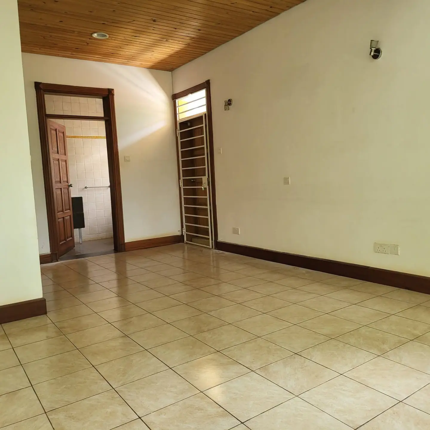 5 Bedroom Townhouse To Let in Nairobi thumbnail 8