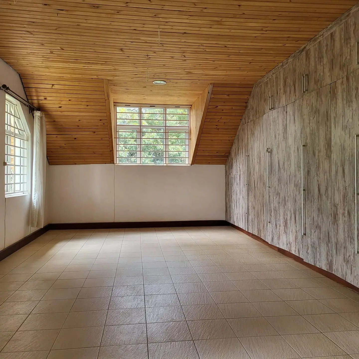 5 Bedroom Townhouse To Let in Nairobi thumbnail 10