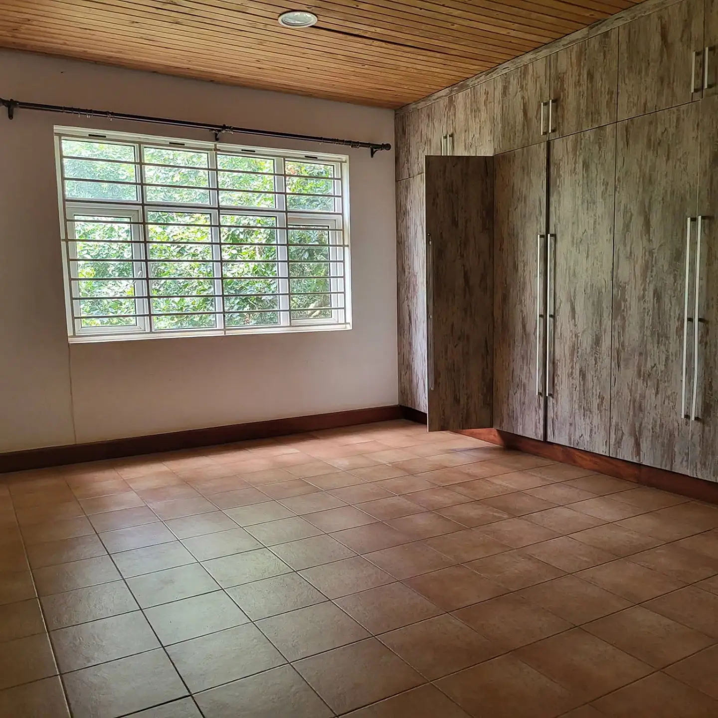 5 Bedroom Townhouse To Let in Nairobi thumbnail 13