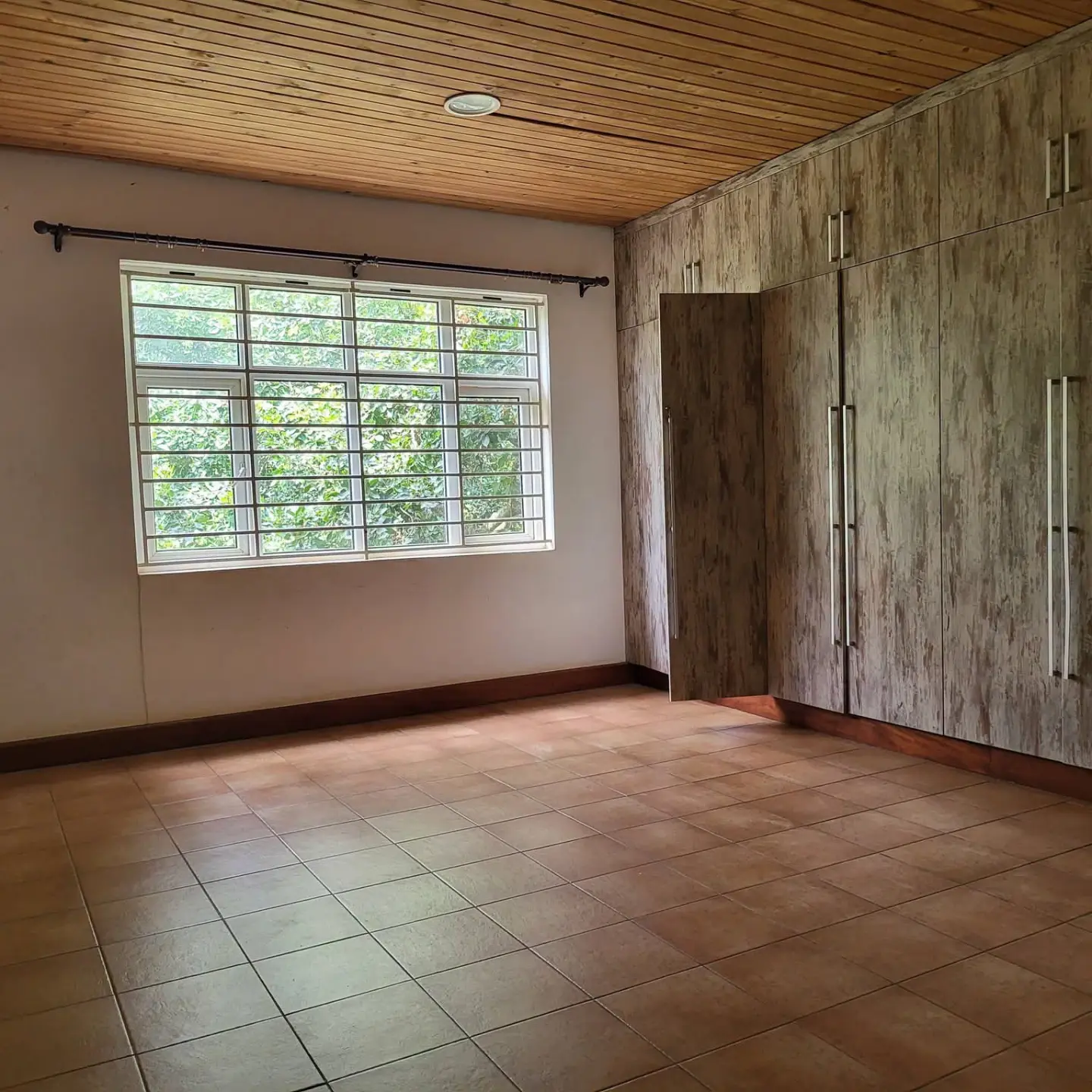 5 Bedroom Townhouse To Let in Nairobi thumbnail 14